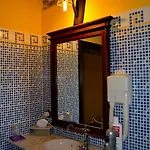 Casa De Baixo Holiday home *