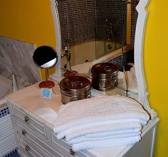 Casa De Baixo Hotel 2*